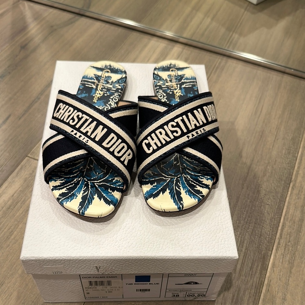 Authentic pre loved dway slides